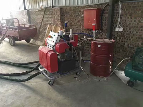 江蘇常州聚脲噴涂設(shè)備銷售商(圖1) 江蘇省客戶防腐聚脲噴涂設(shè)備施工案例